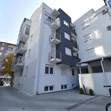 Apartment Sinisa With Garage Novi Sad Extérieur photo