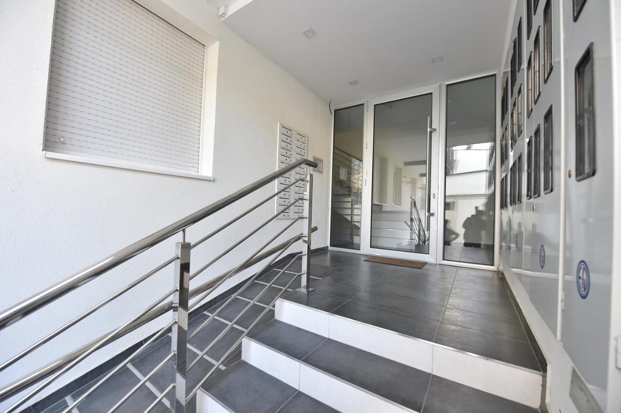 Apartment Sinisa With Garage Novi Sad Extérieur photo